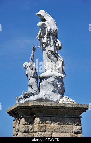 Die Statue Notre-Dame des Naufragés an der Pointe du Raz in Plogoff, Finistère, Bretagne, Frankreich Stockfoto