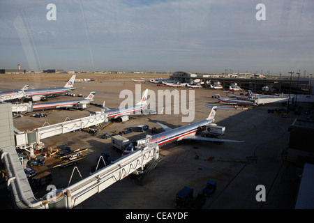 American Airlines Flugzeuge auf der Flucht Weg in Dallas, Texas Stockfoto