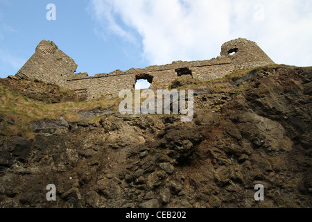 Dunluce Castle County Antrim, Nordirland. Eine mittelalterliche Burg auf der Causeway Coast, Nordirland genutzt als Standort für Spiel der Thro Stockfoto