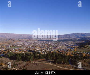 Ansicht der Stadt in Herbstfarben, Alexandra, Otago Region, Südinsel, Neuseeland Stockfoto