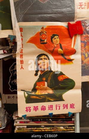 Plakat der Revolution, Panjiayuan Flohmarkt, Chaoyang District, Beijing, China, Asien. Stockfoto