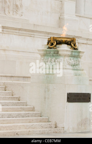 Riesige weiße Marmor-Denkmal Hommage an den ersten König von einer vereinten Italien Victor Emmanuel II Rom Italien Stockfoto