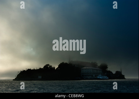 Alcatraz in Nebel gehüllt. San Francisco Bay, USA. Stockfoto