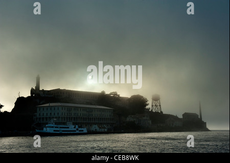 Alcatraz in Nebel gehüllt. San Francisco Bay, USA. Stockfoto