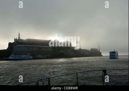 Alcatraz in Nebel gehüllt. San Francisco Bay, USA. Stockfoto