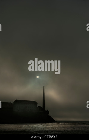 Alcatraz in Nebel gehüllt. San Francisco Bay, USA. Stockfoto