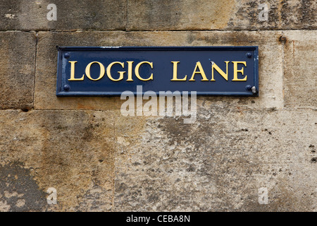 "Logik Lane" [Straßenschild] auf Steinmauer, Oxford, England, UK Stockfoto