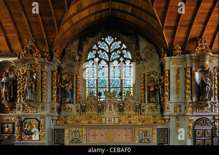 Altar und barocken Altaraufsatz von die Kapelle Sainte-Marie-du-Ménez-Hom, Finistère, Bretagne, Frankreich Stockfoto