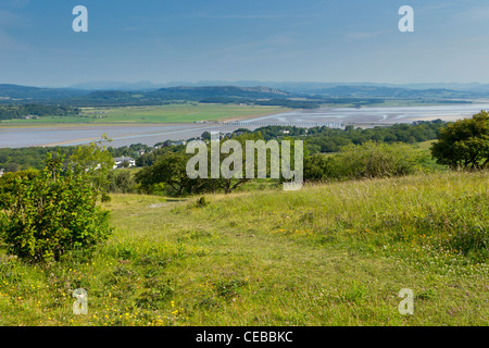 Querformat Ansicht der Morecambe Bay von Arnside Knott, Cumbria im Juli. Stockfoto