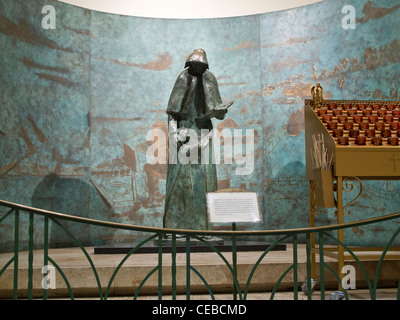 Innenraum, Kathedrale von St. Patrick, Fifth Avenue, NYC 2012 Stockfoto