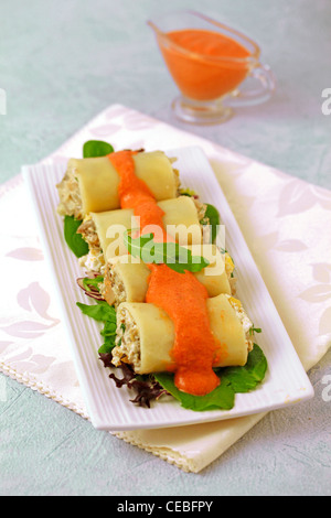 Paccheri mit Auberginen und Käse. Rezept zur Verfügung. Stockfoto