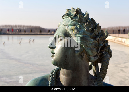 Le Loiret Statue (17thC) auf dem Gelände des Palastes von Versailles, Yvelines, Frankreich Stockfoto