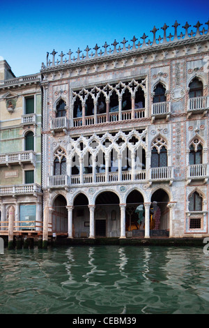 Ca'd ' Oro Palast aus dem Canal Grande, Venedig, Italien Stockfoto