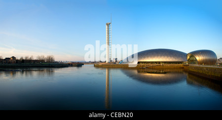 Wissenschaftszentrum & Glasgow Tower, River Clyde, Glasgow, Schottland, UK Stockfoto