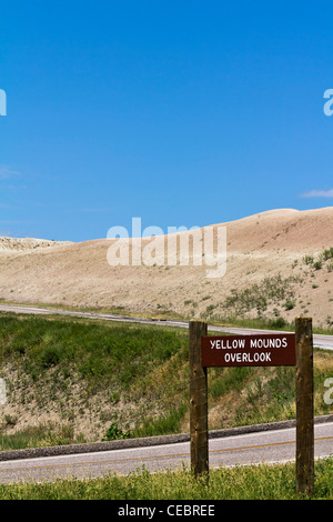 American Badlands Rocky Mountains National Park South Dakota in den USA der Yellow Mounds Mound Mountain überblickt die Landschaft außerhalb des Horizonts Stockfoto