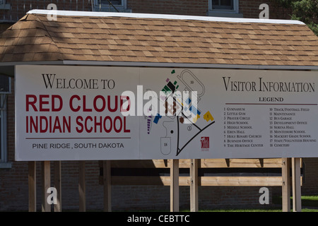 Oglala Sioux-Stamm High School Red Cloud Pine Ridge South Dakota in den USA US-amerikanische Ureinwohner-Reservat Landfotos horizontal Hi-res Stockfoto