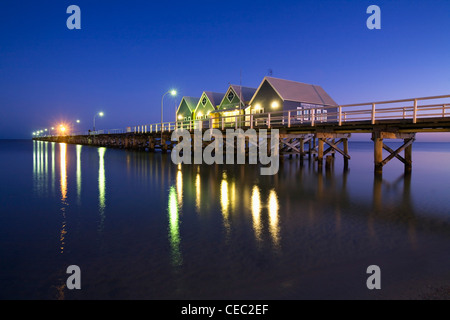 Anlegestelle in der Dämmerung.  Busselton, Geographe Bay, Western Australia, Australien Stockfoto