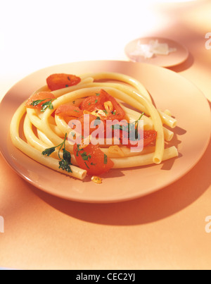 Ziti mit Ofen-Tomaten (Ziti Con Pomodori al Forno) Stockfoto