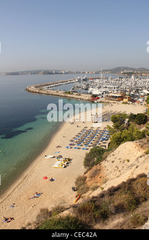 Szene auf der Suche nach Westen über Portale Strand und Puerto Portals Marina, Calvia, South West Mallorca / Mallorca Stockfoto