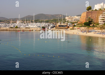 Szene auf der Suche nach Westen über Portale Strand und Puerto Portals Marina, Calvia, South West Mallorca / Mallorca Stockfoto