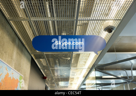 Ein Zeichen Skype.com bei Skype Worldwide Headquarters, Tallinn, Estland Stockfoto
