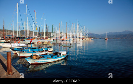 Gulets im Hafen von Fethiye / Marina auf Puten Lykischen Küste Stockfoto