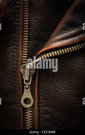 Detail-Foto von dunkelbraunem Ledermantel Stockfoto