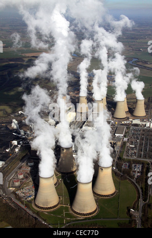 Luftaufnahme von Drax Power Station in der Nähe von Selby, North Yorkshire. Dampf-Emissionen Verschmutzung. Stockfoto