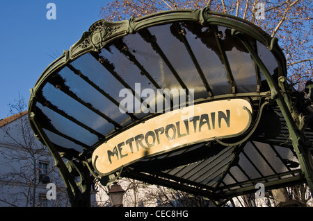 Eingang von der u-Bahnstation "Abbesses" - Paris (Frankreich) Stockfoto