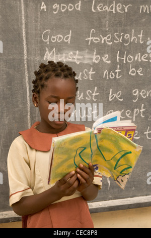 Latefat Oyewole Sprachausgabe während der Englisch-Kurs, primäre 5, Grundschule, Lagos Nigeria Stockfoto