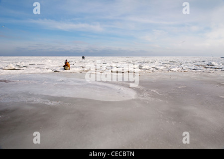 Gefrorene schwarze Meer, ein seltenes Phänomen, Odessa, Ukraine, Osteuropa Stockfoto