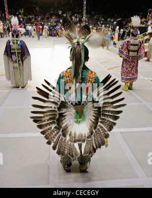 Albuquerque, New Mexico. Teilnehmer in The Gathering of Nations, eine jährliche Veranstaltung, die als die größte Powwow in der ganzen Welt präsentiert. Stockfoto