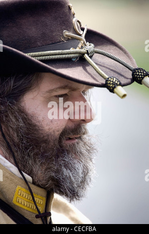 Reenactors der 7. Tennessee Kavallerie, Firma C während einer Versammlung bei Parkers Crossroads, Tennessee. Stockfoto