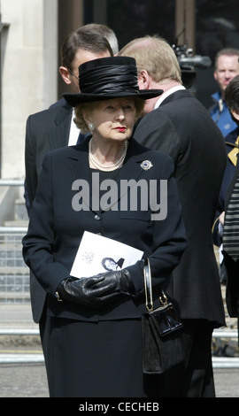 Die ehemalige britische Premierministerin Margaret Thatcher nimmt 1994 an der Gedenkfeier für die ermordete PC Yvonne Fletcher in London Teil Stockfoto