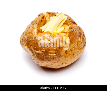 Gebackene Kartoffel mit Butter auf weißem Hintergrund Stockfoto