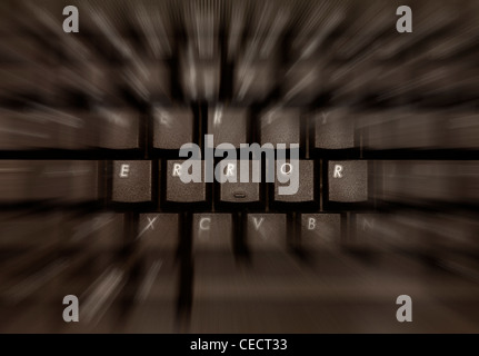 Laptop Tastatur mit zoom Effekt mit dem Wort Fehler Stockfoto