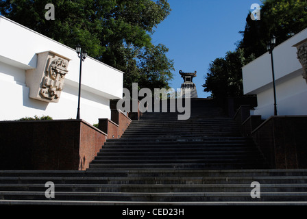 Ukraine. Sewastopol. Denkmal für Alexander Kazarsky (1797-1833). Erbaut im Jahre 1839 von A. P. Brüllow. Stockfoto