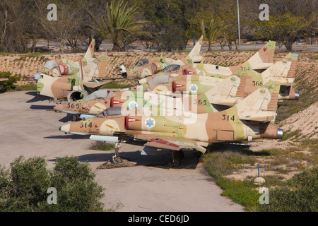 The Negev, Israel sein-er Sheva, Israeli Air Force Museum, Hatzerim Israeli Air Force base, Friedhof der USA gebauten A4 Kämpfer Stockfoto