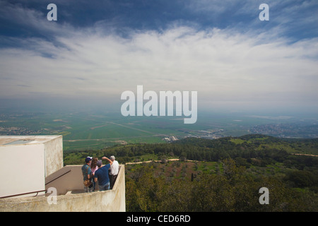 Israel, Nordküste, Daliyat al-Karmel, Karmeliter Kloster von Saint Elias, erhöhte Ansicht über die Jezreel Senke, NR Stockfoto