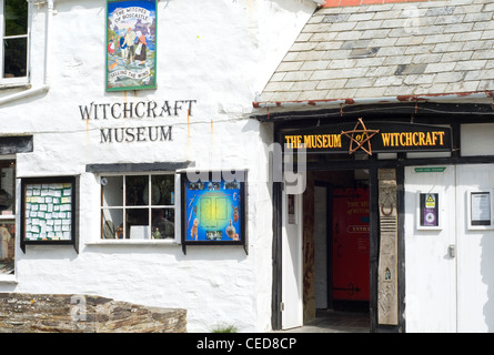 Außenfassade des Museums der Hexerei im Dorf Boscastle, Cornwall, England, Großbritannien Stockfoto