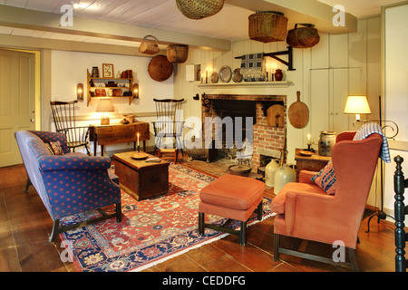 Koloniale Restaurierung heimische Wohnzimmer Stockfoto