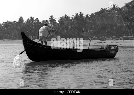 Traditionelles Holzboot in Sindhudurg, Indien Stockfoto