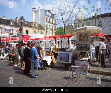 Künstler-Stände in Montmartre, Place du Tertre, Paris, Île-de-France, Frankreich Stockfoto