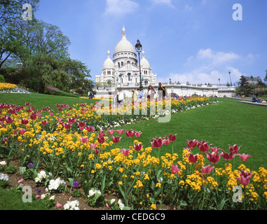 Basilika Sacré-Cœur im Frühjahr, Montmartre, Paris, Île-de-France, Frankreich Stockfoto