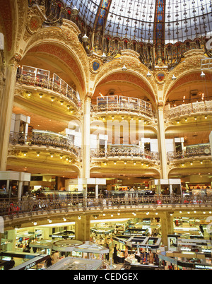 Kuppel und Galerien, Galleries Lafayette Kaufhaus Boulevard Haussmann, Paris, Île-de-France, Frankreich Stockfoto