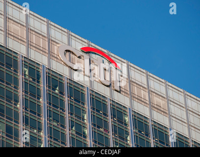 Citi-Logo am Turm von Citigroup EMEA Bürozentrum (CGC2) bei 25 Canada Square von Cesar Pelli (2001), Canary Wharf, London, UK Stockfoto