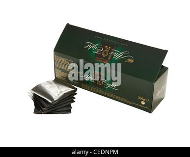 Nahaufnahme einer Schachtel Nestle nach acht Minze Schokoladenrinnen Stockfoto
