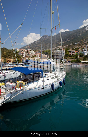 Türkei, in der Nähe von Kas, Kalkan, Boot im Hafen von Kalkan Stockfoto