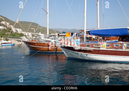 Türkei, Kas, Boote vertäut im Hafen Stockfoto