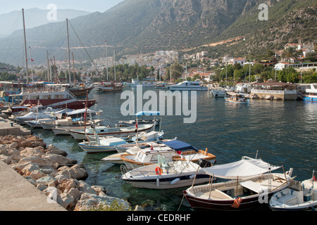 Türkei, Kas, Boote vertäut im Hafen Stockfoto